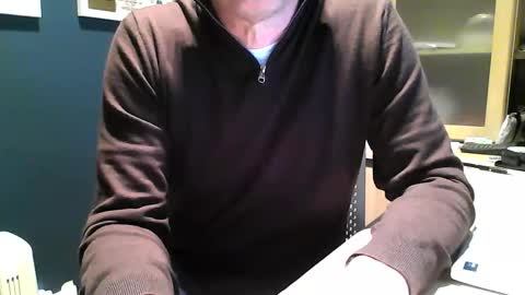 Snapshot of ukshowall chatting on 02/23/26, 06:05 mark online show from 02/23/26, 06:05