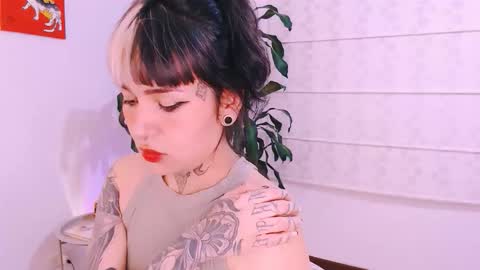 Snapshot of ulala_martina chatting on 10/29/25, 01:19 Martina online show from 10/29/25, 01:19