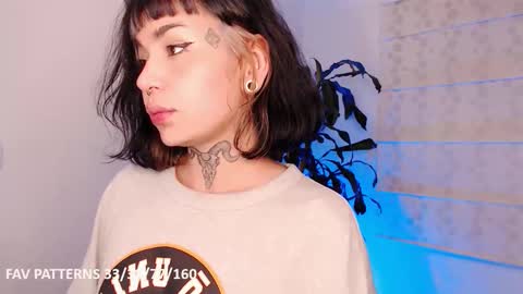 Snapshot of ulala_martina chatting on 11/28/25, 02:25 Martina online show from 11/28/25, 02:25