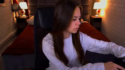 Ulia online show from 02/04/26, 05:13