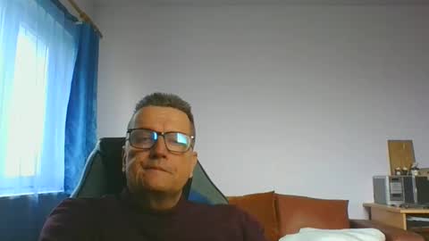 Snapshot of ulmeni4 chatting on 12/02/24, 10:18 ulmeni4 online show from 12/02/24, 10:18