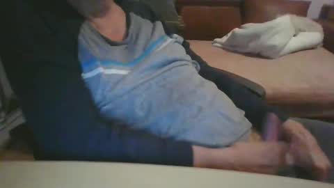 Snapshot of ulmeni4 chatting on 12/13/24, 08:04 ulmeni4 online show from 12/13/24, 08:04