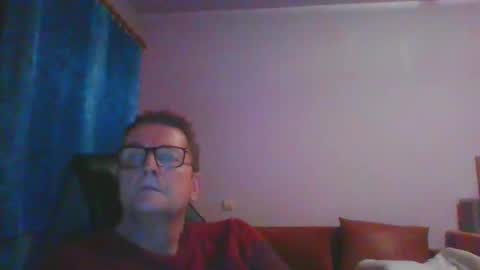 Snapshot of ulmeni4 chatting on 01/10/25, 05:45 ulmeni4 online show from 01/10/25, 05:45
