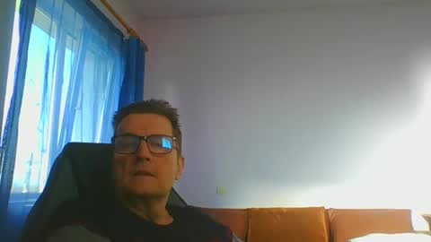 Snapshot of ulmeni4 chatting on 03/04/25, 02:10 ulmeni4 online show from 03/04/25, 02:10