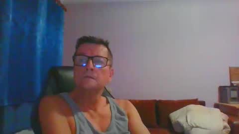 Snapshot of ulmeni4 chatting on 11/22/25, 05:17 ulmeni4 online show from 11/22/25, 05:17