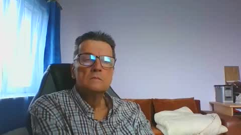 Snapshot of ulmeni4 chatting on 11/28/25, 09:23 ulmeni4 online show from 11/28/25, 09:23