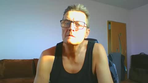 Snapshot of ulmeni4 chatting on 12/03/25, 08:23 ulmeni4 online show from 12/03/25, 08:23