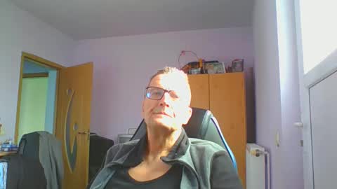 Snapshot of ulmeni4 chatting on 12/05/25, 10:57 ulmeni4 online show from 12/05/25, 10:57