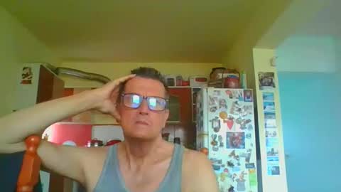 ulmeni4 online show from 04/15/26, 02:24