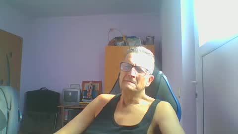 Snapshot of ulmeni7 chatting on 11/01/25, 11:45 ulmeni7 online show from 11/01/25, 11:45