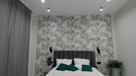 Melena online show from 09/18/25, 01:40