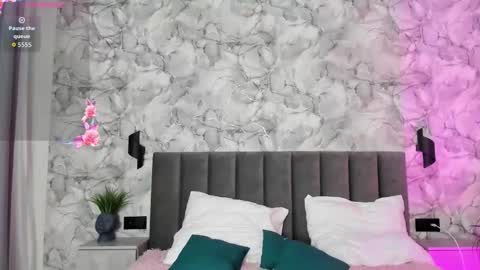 Melena online show from 10/25/25, 01:46