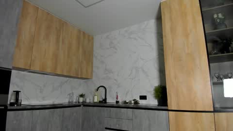 Melena online show from 01/13/26, 02:17