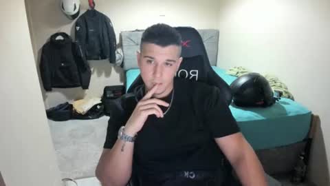Snapshot of ulxer chatting on 07/17/26, 07:08 hi im mike tyson - online show from 07/17/26, 07:08
