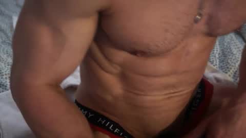 Um CM online show from 04/06/26, 09:32