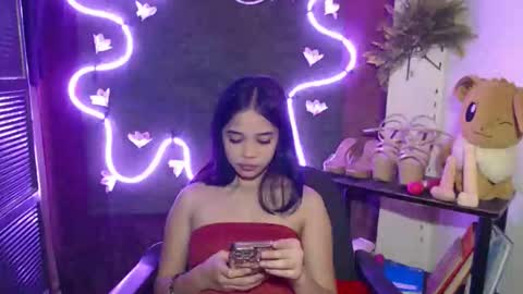 Snapshot of umi_pinay69xx chatting on 11/13/25, 08:13 umi online show from 11/13/25, 08:13