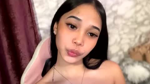 Snapshot of umi_pinay69xx chatting on 02/19/26, 12:23 umi online show from 02/19/26, 12:23