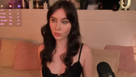 Una  online show from 05/03/26, 09:15