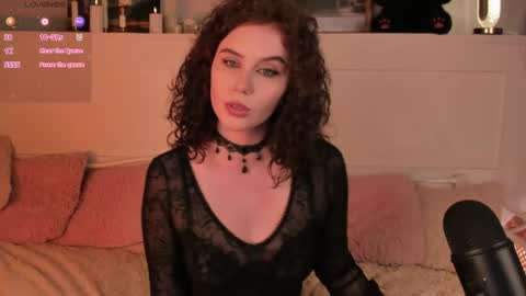Una  online show from 06/08/26, 12:49