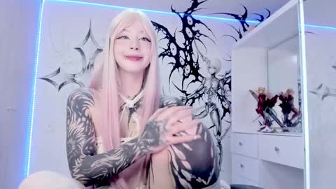 Snapshot of unachimbaherida chatting on 02/23/25, 03:24 Elle Danielle  online show from 02/23/25, 03:24