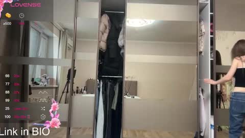 unarks online show from 03/17/26, 01:36