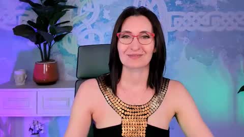 UnaTera online show from 10/14/25, 09:21