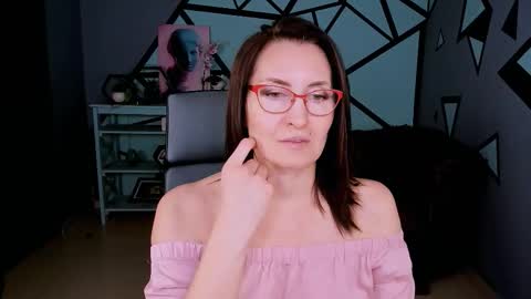 Snapshot of unatera chatting on 02/01/26, 09:08 UnaTera online show from 02/01/26, 09:08