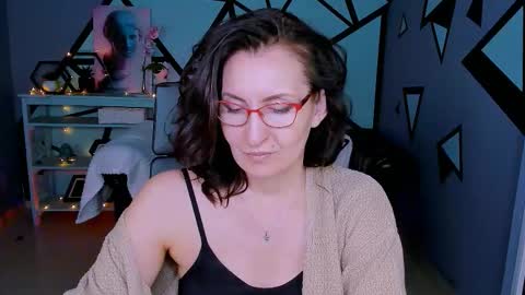 Snapshot of unatera chatting on 02/07/26, 09:13 UnaTera online show from 02/07/26, 09:13