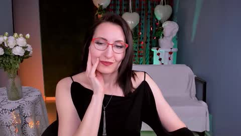 Snapshot of unatera chatting on 02/20/26, 09:21 UnaTera online show from 02/20/26, 09:21