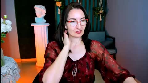 UnaTera online show from 05/15/26, 06:31
