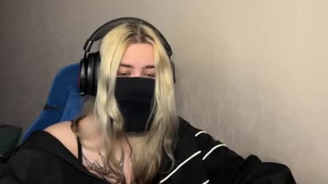 Snapshot of unaxyling chatting on 02/25/26, 12:53 unaxyling online show from 02/25/26, 12:53