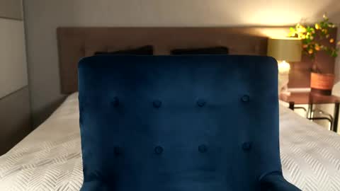 Snapshot of unbelievable__ chatting on 10/11/25, 04:38 Sasha online show from 10/11/25, 04:38