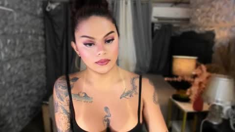 Lady tan online show from 02/19/25, 12:22