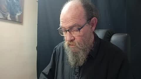 Uncle Hottie online show from 04/11/26, 05:28