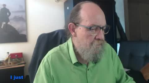 Snapshot of uncle_hottiecb chatting on 06/25/26, 03:38 Uncle Hottie online show from 06/25/26, 03:38