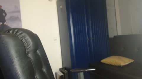 Snapshot of uncle_hottiecb chatting on 07/14/26, 02:05 Uncle Hottie online show from 07/14/26, 02:05