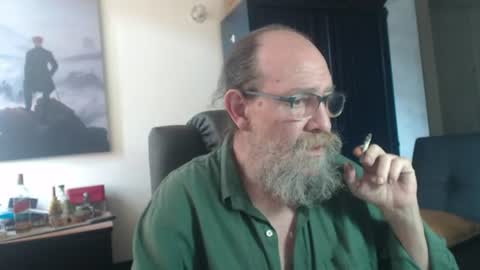 Snapshot of uncle_hottiecb chatting on 07/14/26, 04:23 Uncle Hottie online show from 07/14/26, 04:23
