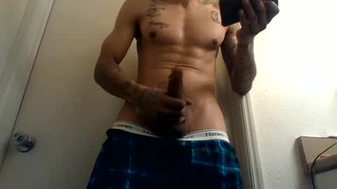 Snapshot of uncut_papi1989 chatting on 12/27/24, 05:42 tele kuzhbuzh online show from 12/27/24, 05:42