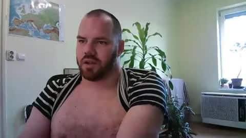 Uncut Strong online show from 02/01/25, 09:43