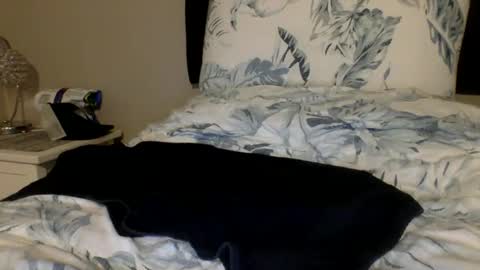 Buzz Bigcock online show from 11/24/25, 09:36