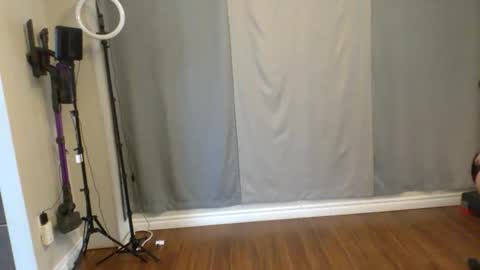 Buzz Bigcock online show from 04/15/26, 07:58