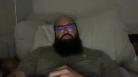 uncutbeard129840 online show from 12/16/25, 02:00