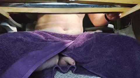 Under the desk online show from 11/03/25, 09:48