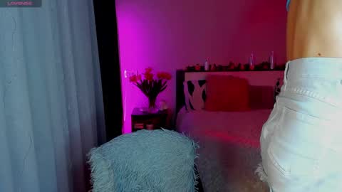 Under The Skin online show from 03/09/25, 04:33