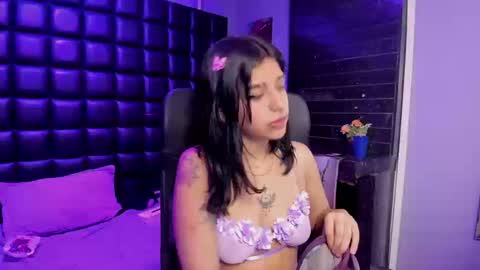 Snapshot of underbaby_ chatting on 09/19/25, 03:52 UnderBaby online show from 09/19/25, 03:52
