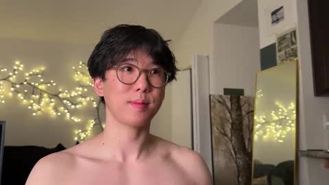 Snapshot of unhingedwang chatting on 11/03/25, 11:04 wang online show from 11/03/25, 11:04