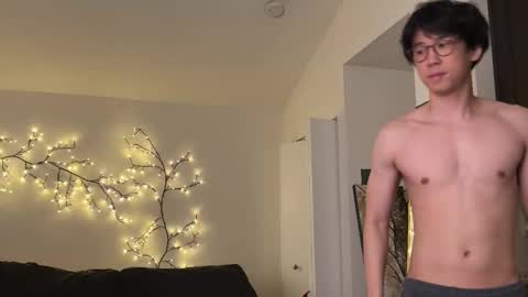 Snapshot of unhingedwang chatting on 11/17/25, 11:32 wang online show from 11/17/25, 11:32