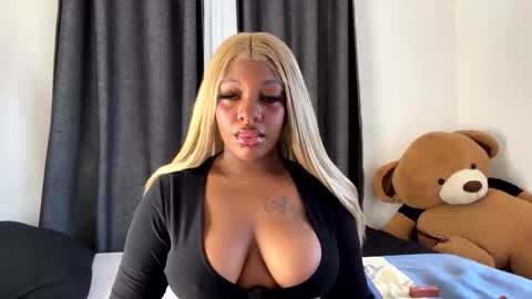 Unholybaddie online show from 12/21/25, 09:05