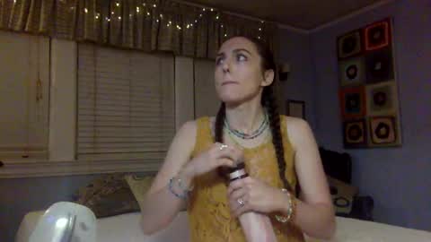 Snapshot of unicornfairy55 chatting on 09/27/25, 03:33 Lola Moonstone online show from 09/27/25, 03:33