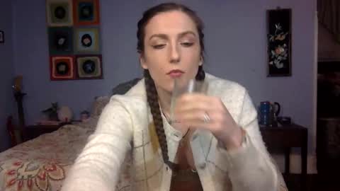 Snapshot of unicornfairy55 chatting on 11/11/25, 05:18 Lola Moonstone online show from 11/11/25, 05:18